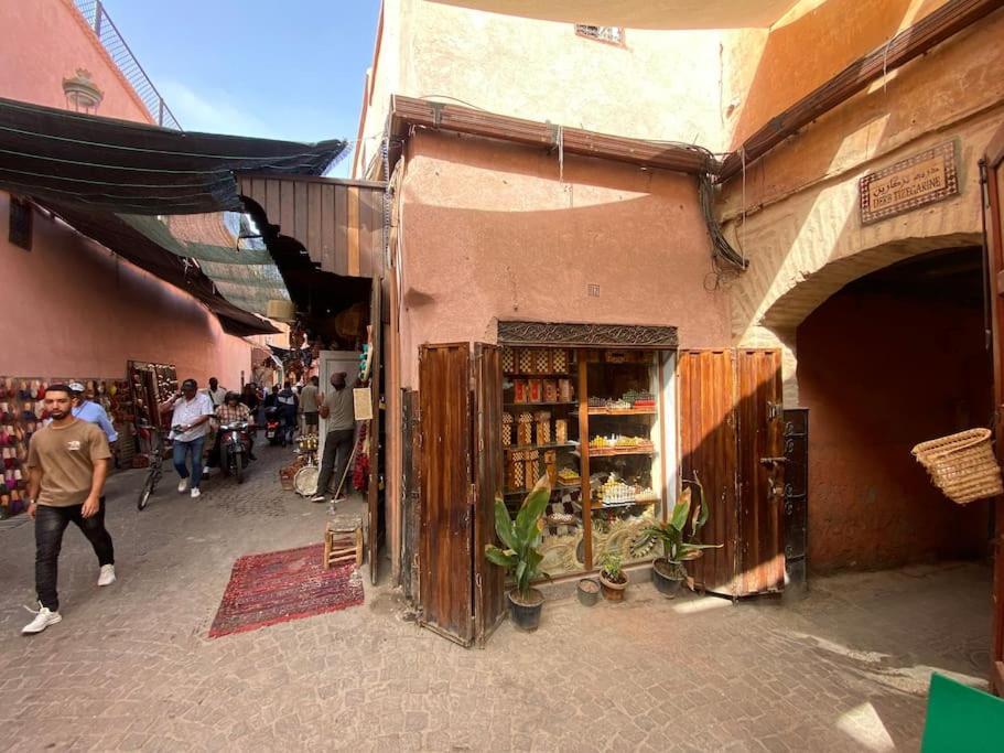 Petit Riad Authentique Tout Proche De Dar El Bacha Apartment Marrakesh Exterior photo